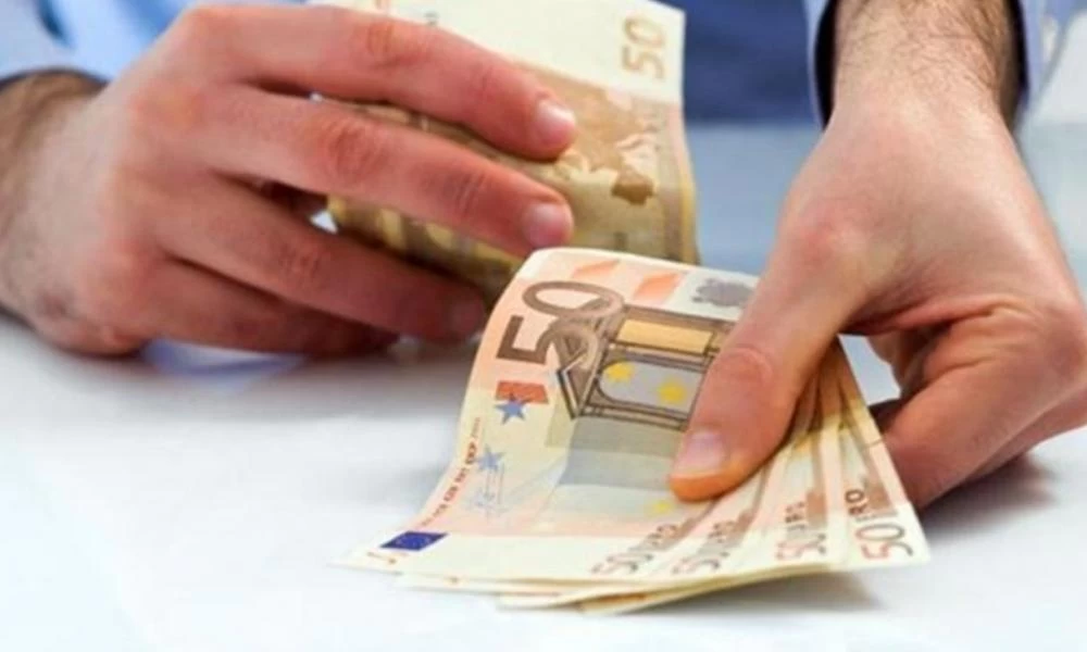 Τέλος στην ασυδοσία των εργοδοτών: Αυτόφωρο αδίκημα η μη καταβολή του δώρου Χριστουγέννων